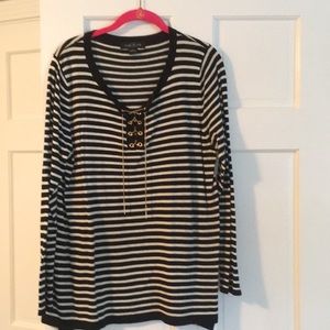 Like new August Silk light sweater sz L